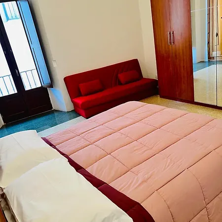 Regina D’aragona *