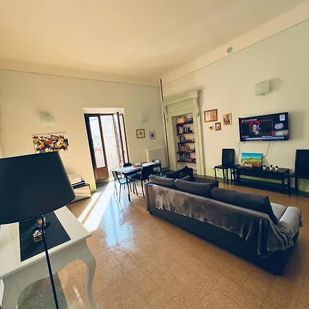 Regina D’aragona *